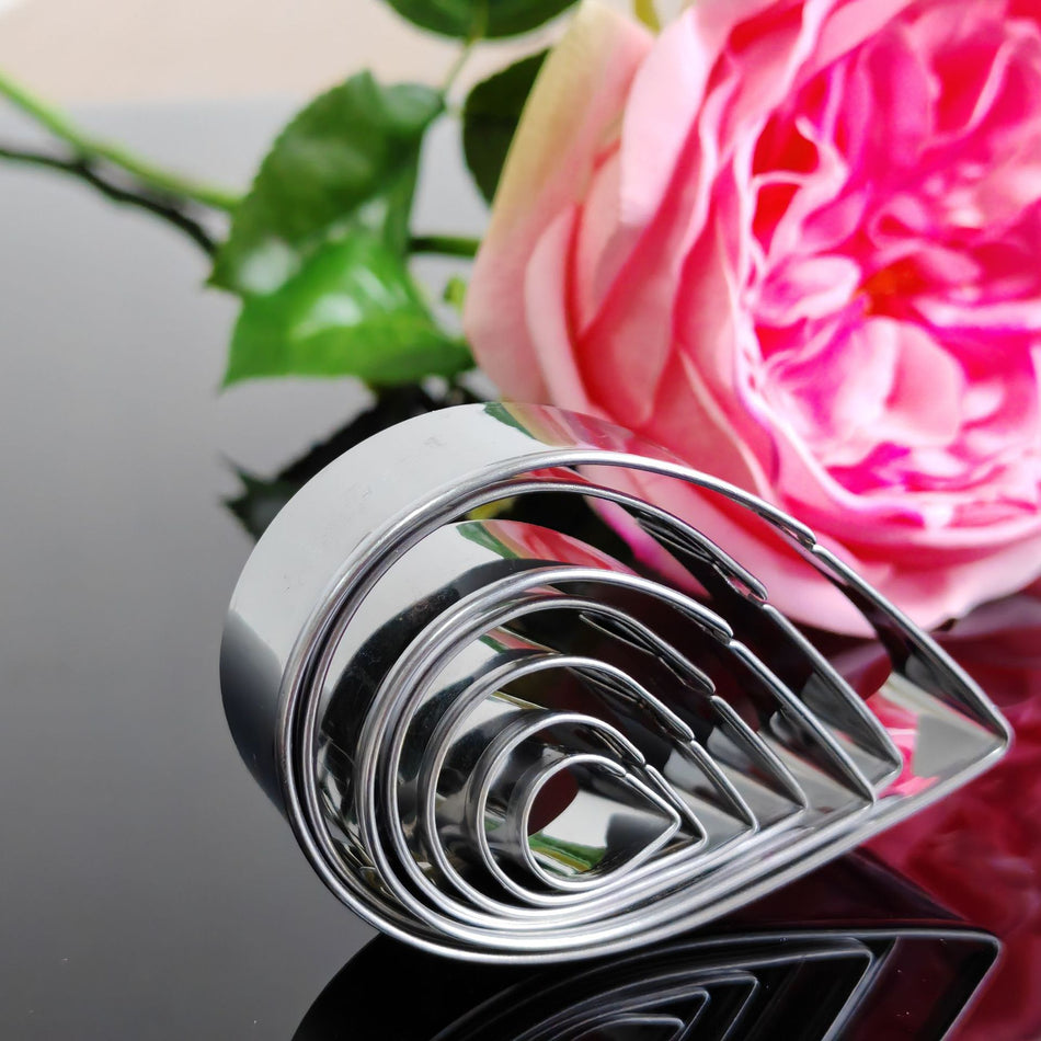 Stainless Steel Biscuit Mold Set – 7-Piece Cake Tool Kit