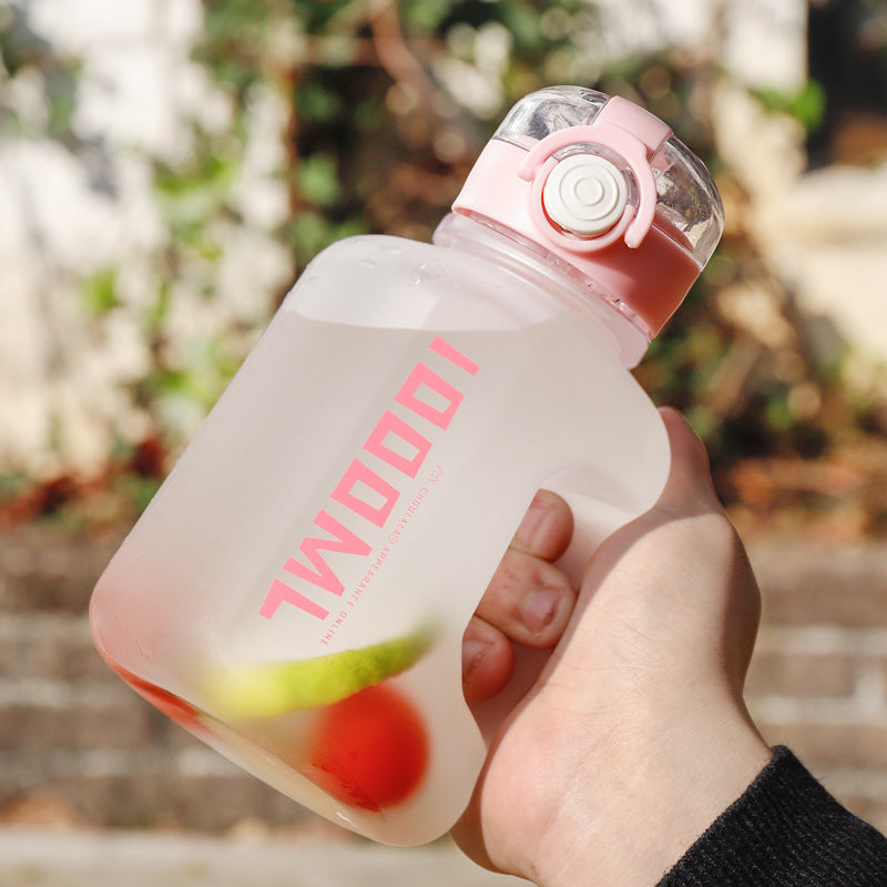 2L Sports Bottle with Straw – High-Temp & Stylish