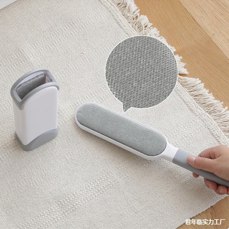 Compact Roller Brush for Coats & Wool Clothing
